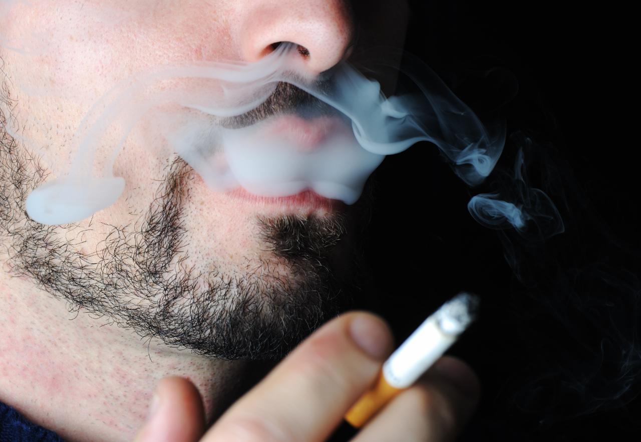 man-smoking-in-dark-with-visible-smoke_BFZYtTBi man-smoking-in-dark-with-visible-smoke_BFZYtTBi